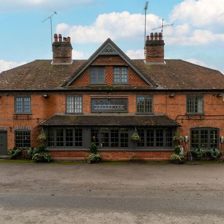 Bourne Valley Inn Saint Mary Bourne ภายนอก รูปภาพ