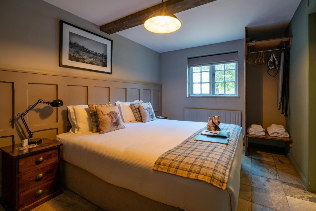 Bourne Valley Inn Saint Mary Bourne ภายนอก รูปภาพ