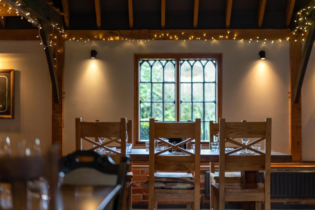 Bourne Valley Inn Saint Mary Bourne ภายนอก รูปภาพ