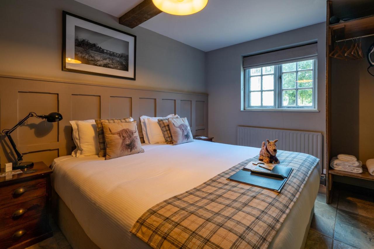 Bourne Valley Inn Saint Mary Bourne ภายนอก รูปภาพ