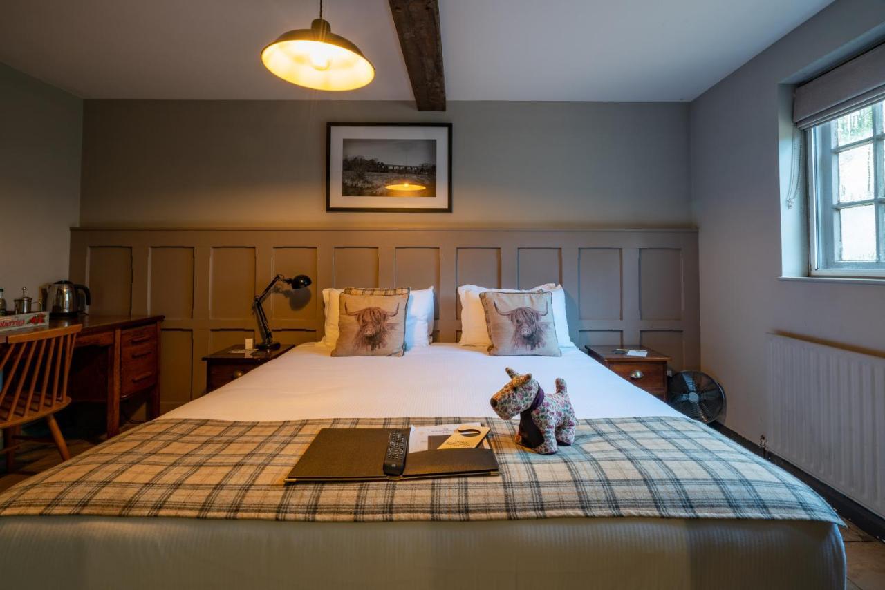 Bourne Valley Inn Saint Mary Bourne ภายนอก รูปภาพ