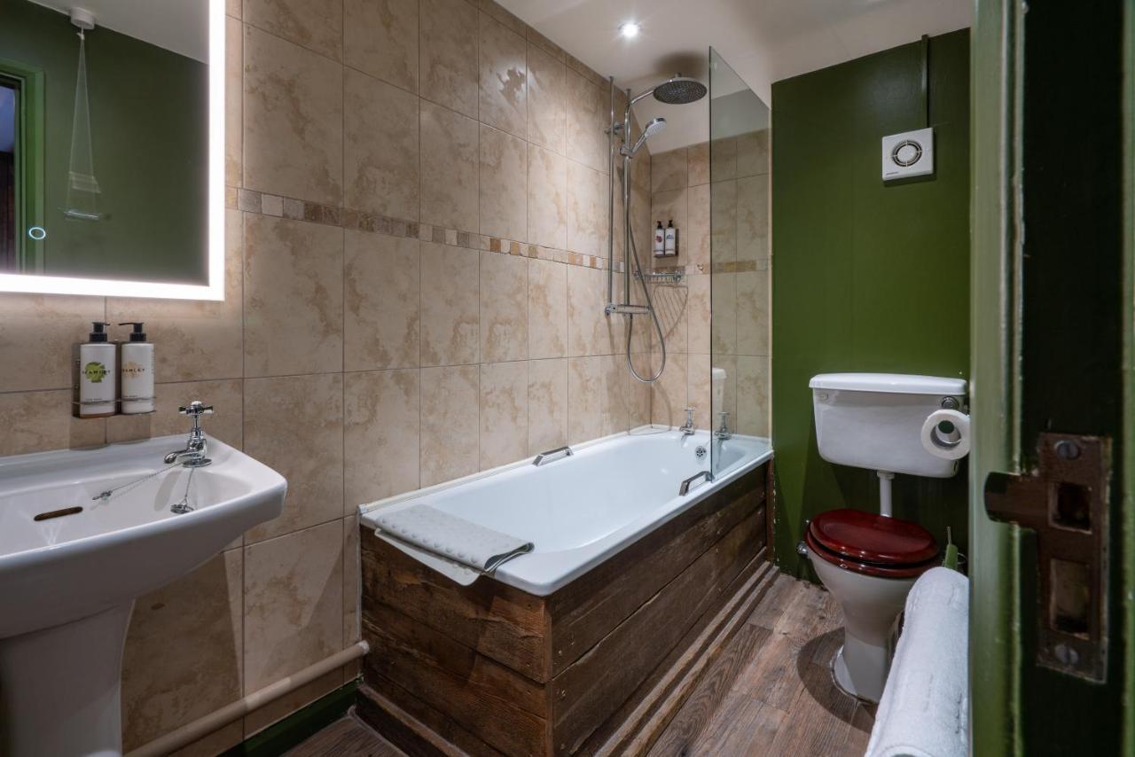 Bourne Valley Inn Saint Mary Bourne ภายนอก รูปภาพ