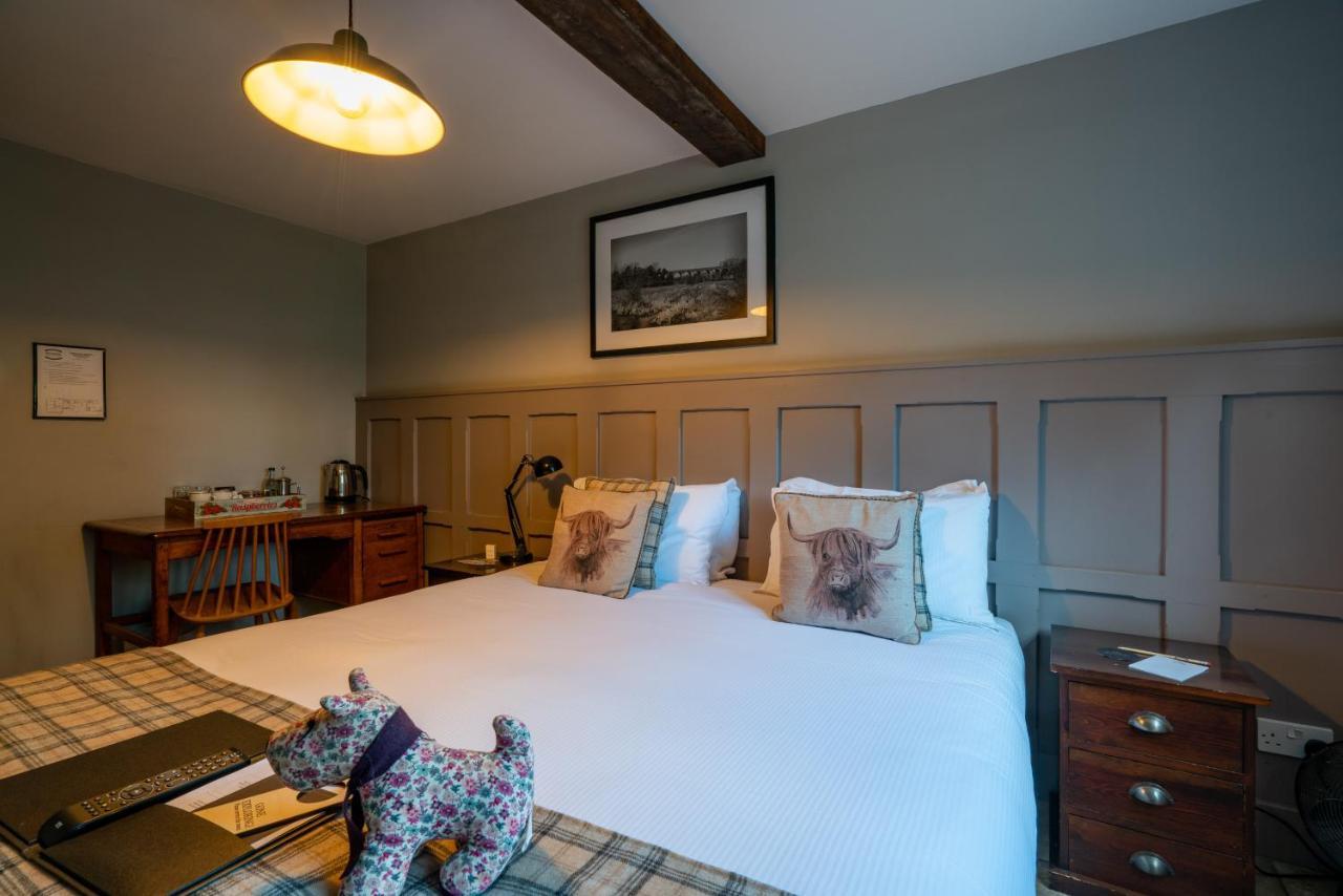 Bourne Valley Inn Saint Mary Bourne ภายนอก รูปภาพ