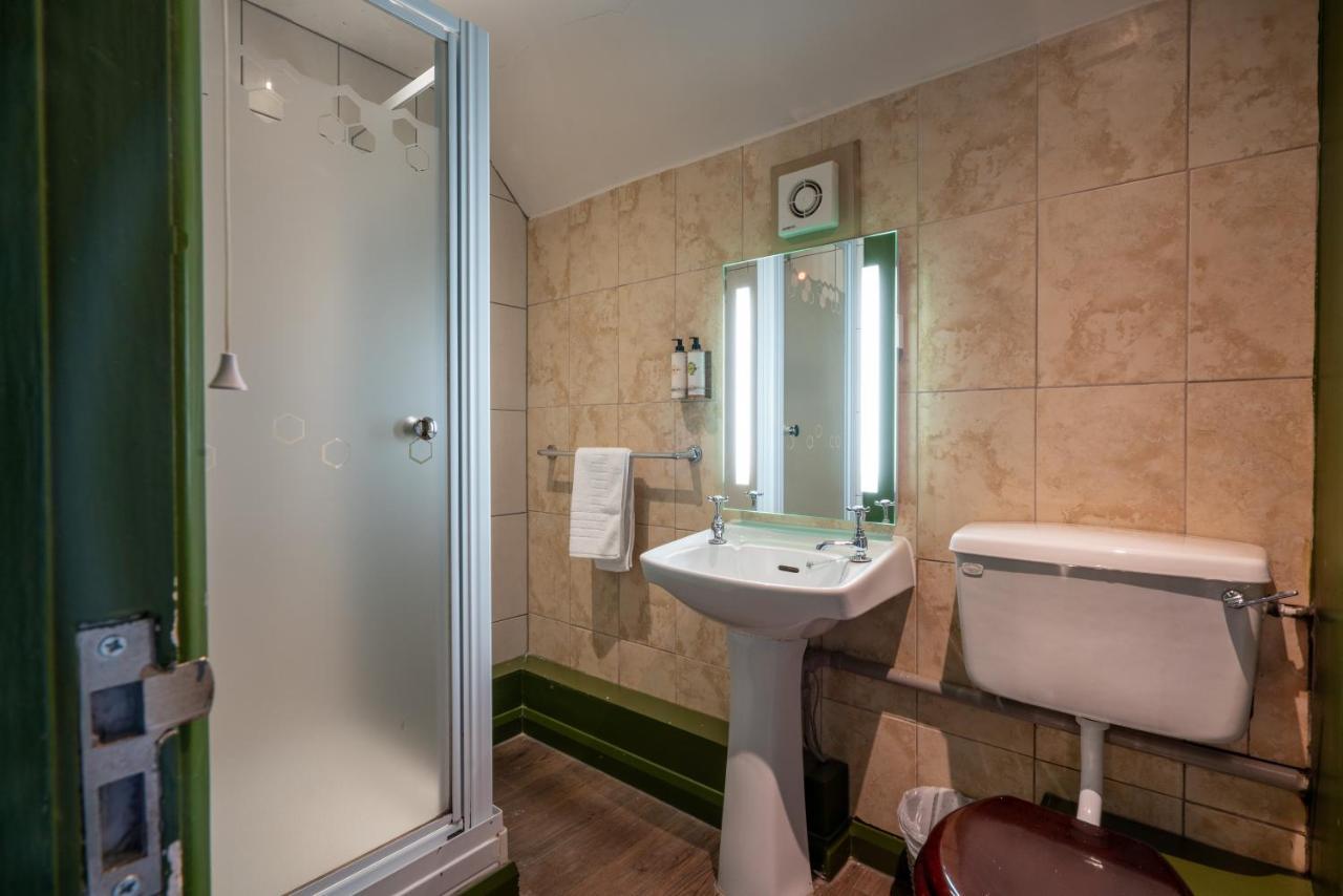 Bourne Valley Inn Saint Mary Bourne ภายนอก รูปภาพ